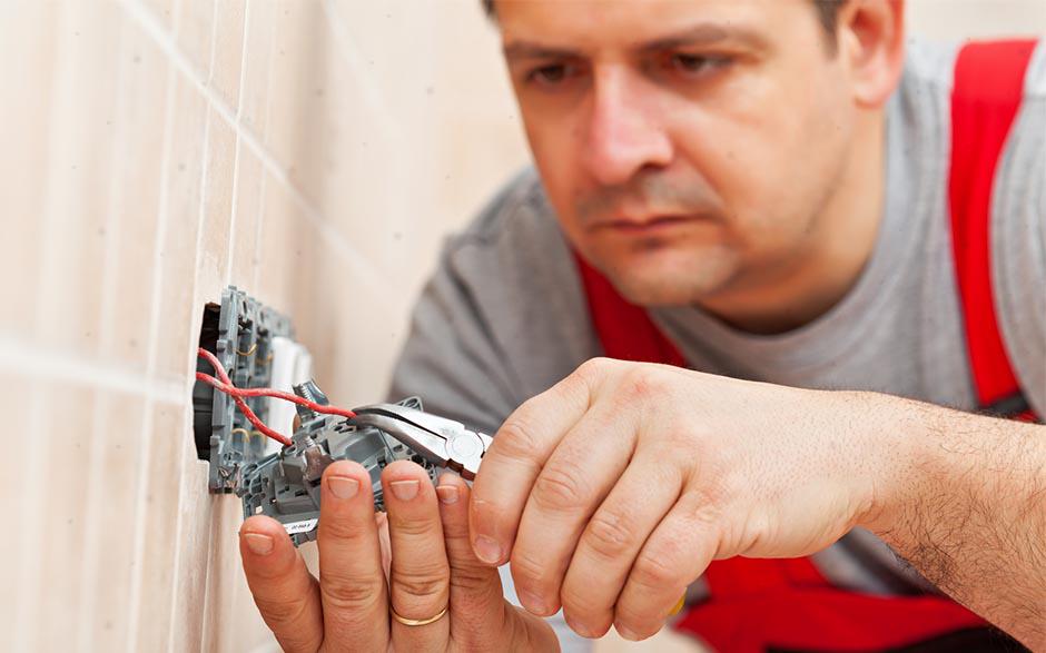 je recherche un électricien Clamart